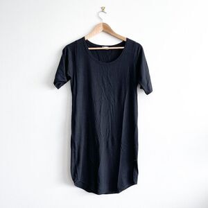 Mi & Fi // local brand // black fitted dress // Size medium // EUC